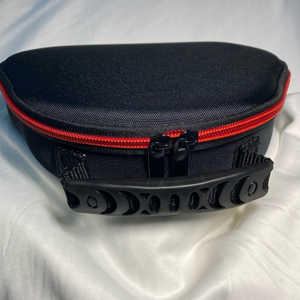 iPhone Headphone Carrying Case